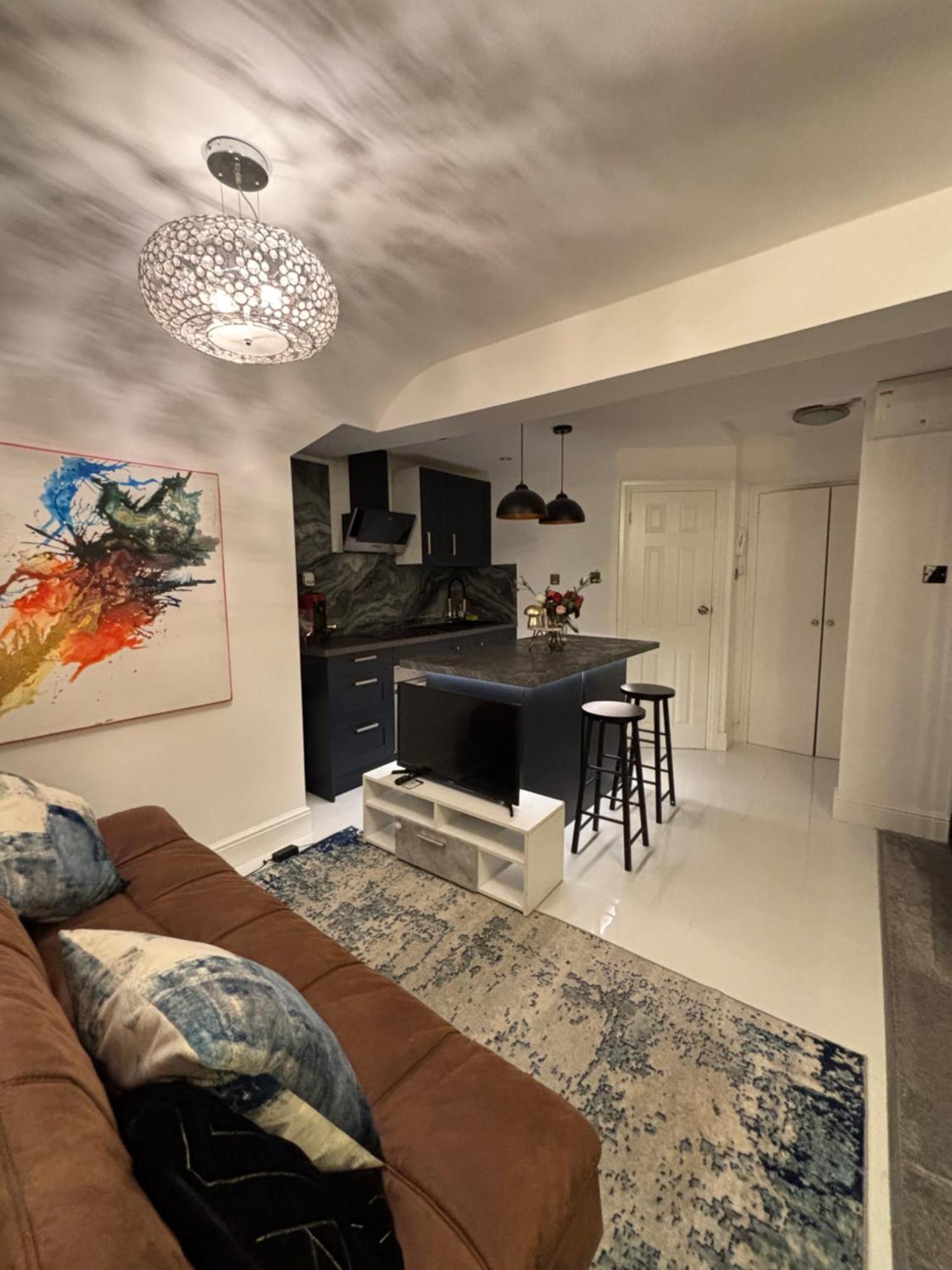 Newly Renovated Modern Studio Apartment In West Kensington Londres Extérieur photo